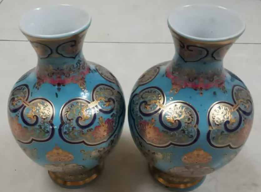 Ceramic enamel plum bottle-国际艺术品交易网