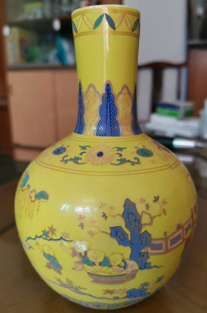 图片[1]-Enamel ceramic bottle-国际艺术品交易网