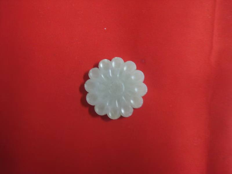 White jade flower-国际艺术品交易网