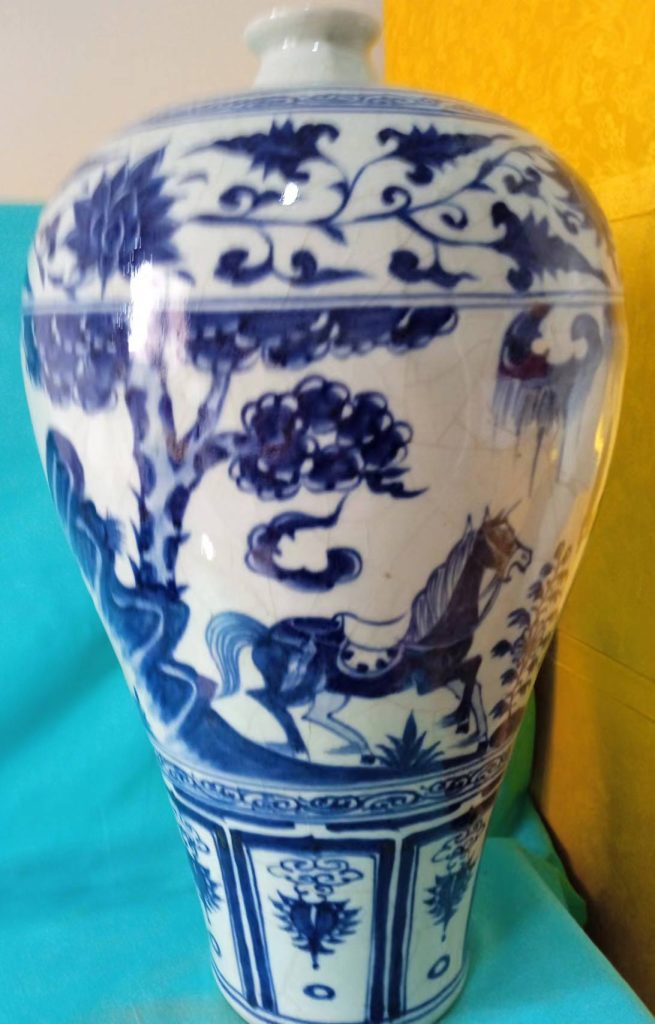 图片[1]-Yuan Qinghua Character Plum Bottle Firewood Kiln Old Porcelain-国际艺术品交易网