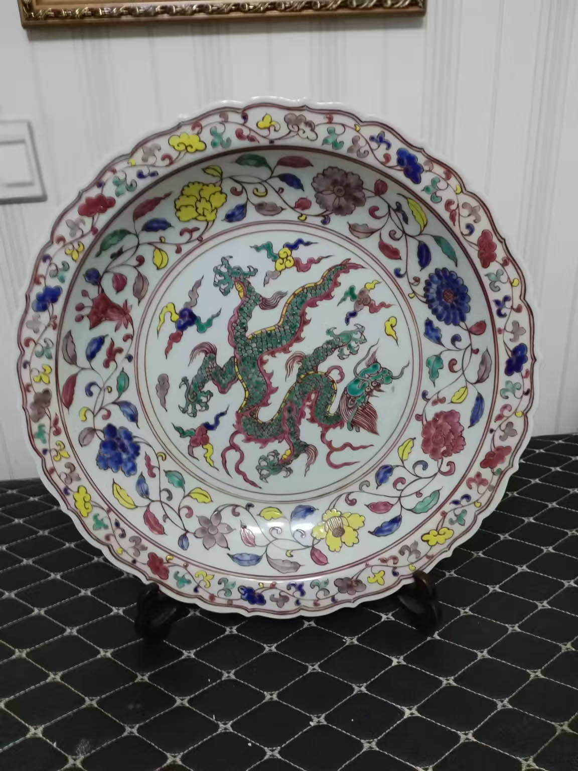 Colorful appreciation plate-国际艺术品交易网