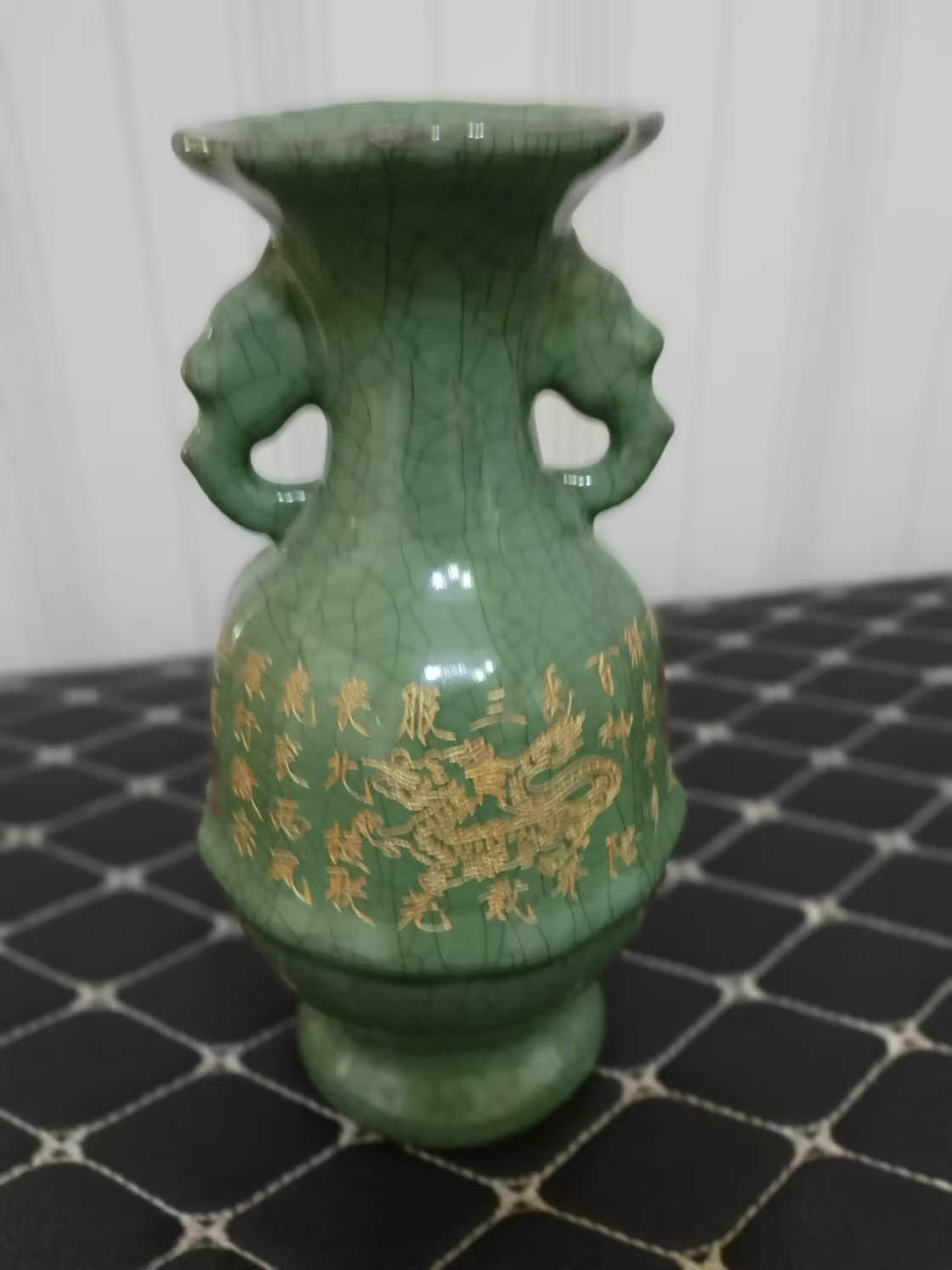 Green porcelain-国际艺术品交易网