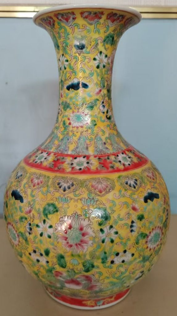 图片[1]-Qianlong Huangdi pastel twig flower appreciation bottle-国际艺术品交易网