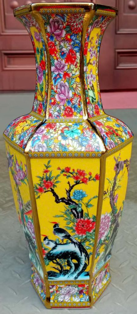 图片[1]-Qianlong year-made enamel bottle-国际艺术品交易网