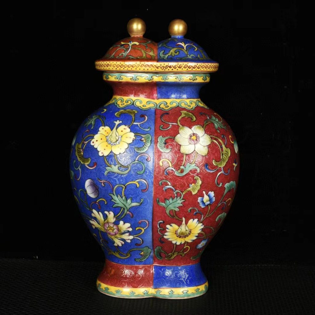 图片[1]-Qing Qianlong enamel drawing gold gold hook flower floral pattern twin flat bottle-国际艺术品交易网