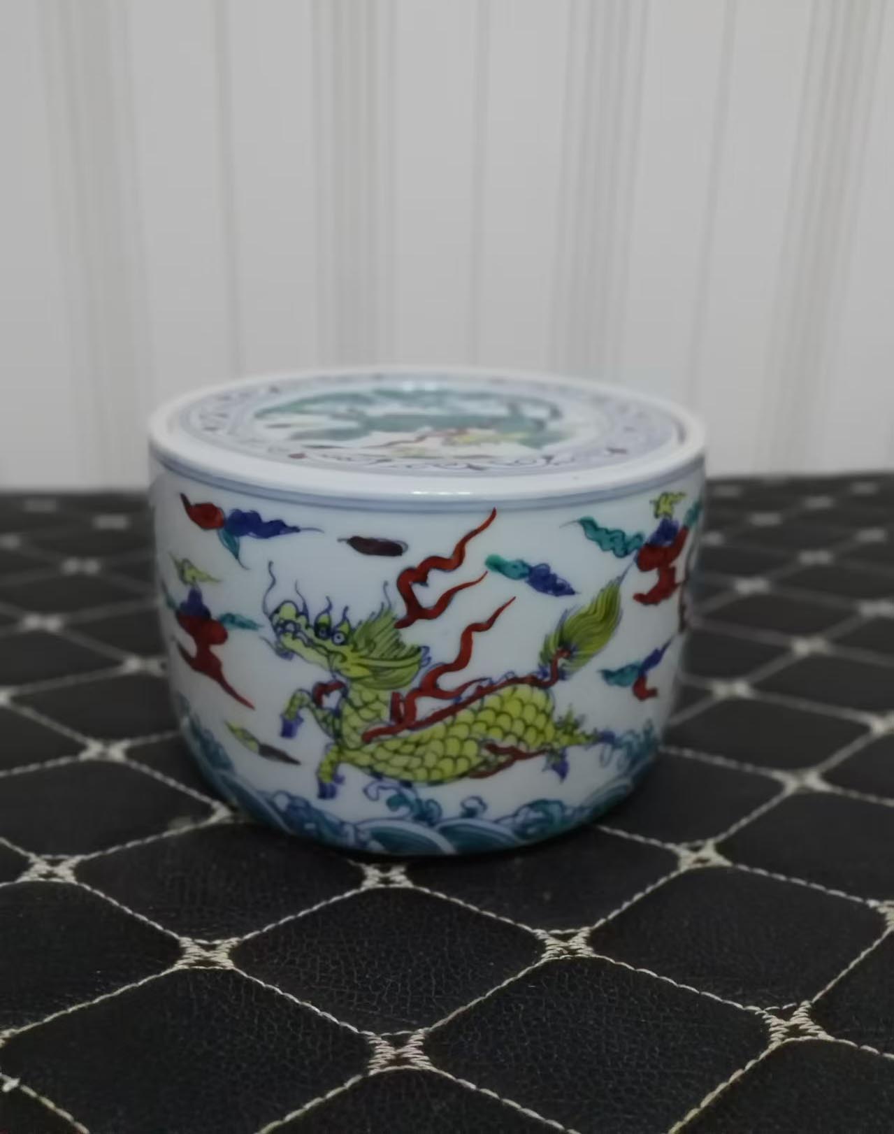 Round bucket with lid porcelain-国际艺术品交易网