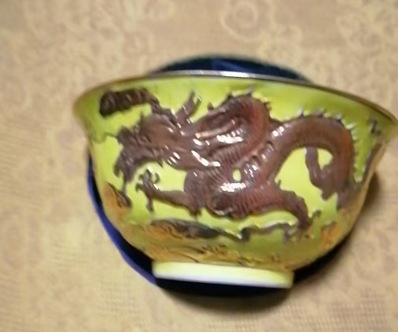 Shuanglong hand-painted blue and white porcelain-国际艺术品交易网