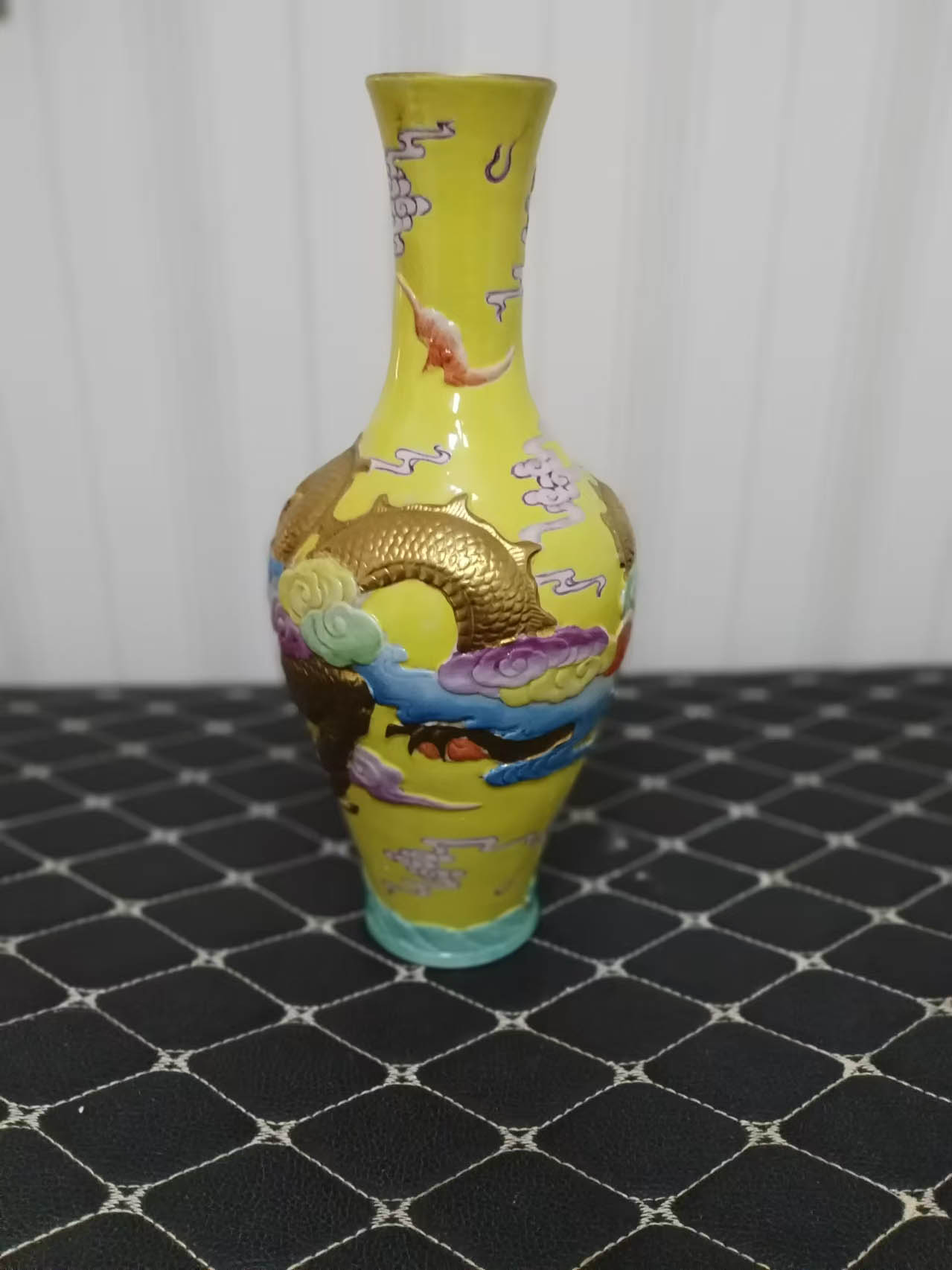Sulfur yellow glaze bottle-国际艺术品交易网