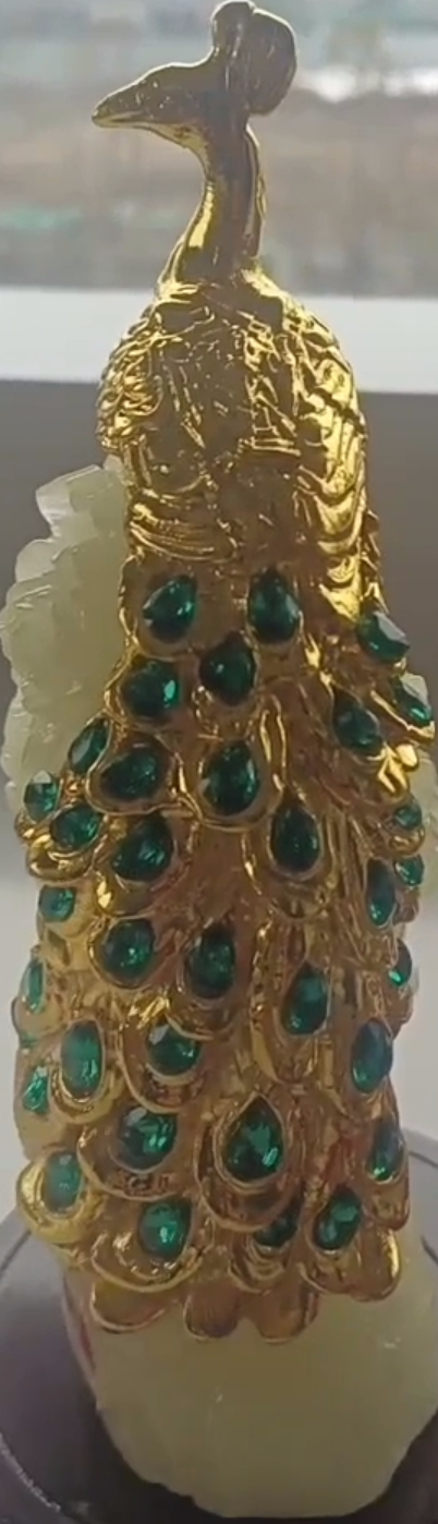 The glorious and noble peacock gold-plated decoration is auspicious.-国际艺术品交易网