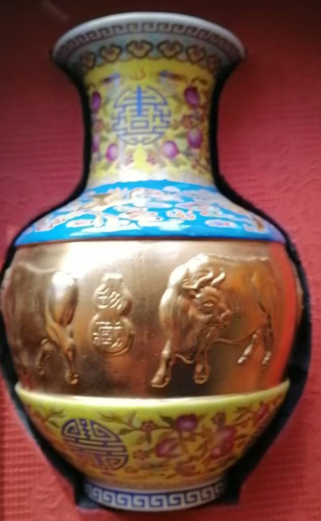 图片[1]-Yongzheng New Year Boxed Enamel Embossed Dragon Pattern Skyball Bottle-国际艺术品交易网