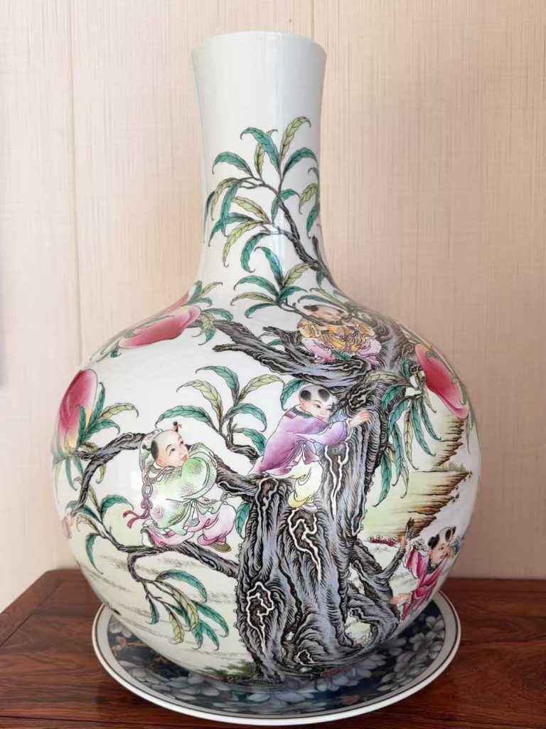 图片[1]-Yongzheng hand-painted Jiutao vase-国际艺术品交易网