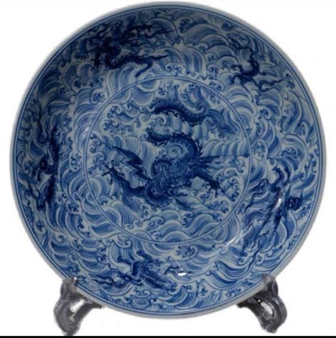 Daming Chenghua official kiln blue and flower seawater sea beast dragon pattern plate-国际艺术品交易网