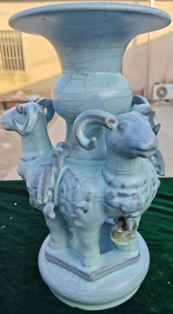 Junguan kiln ornaments three sheep Kaitai-国际艺术品交易网