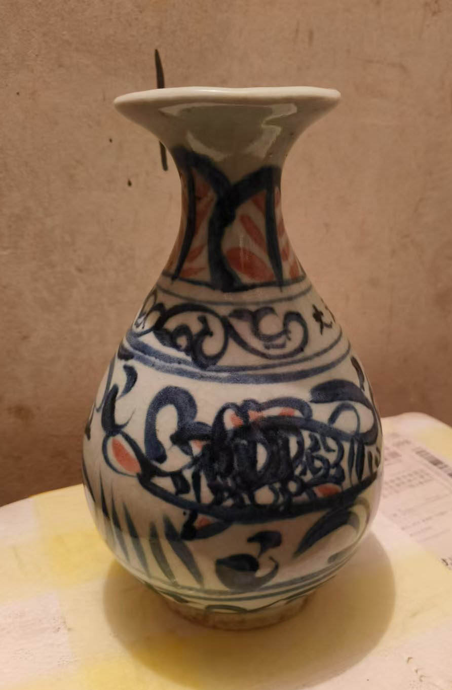 Ming Dynasty handmade folk kiln blue flower twisted branch lotus pattern jade pot spring bottle-国际艺术品交易网