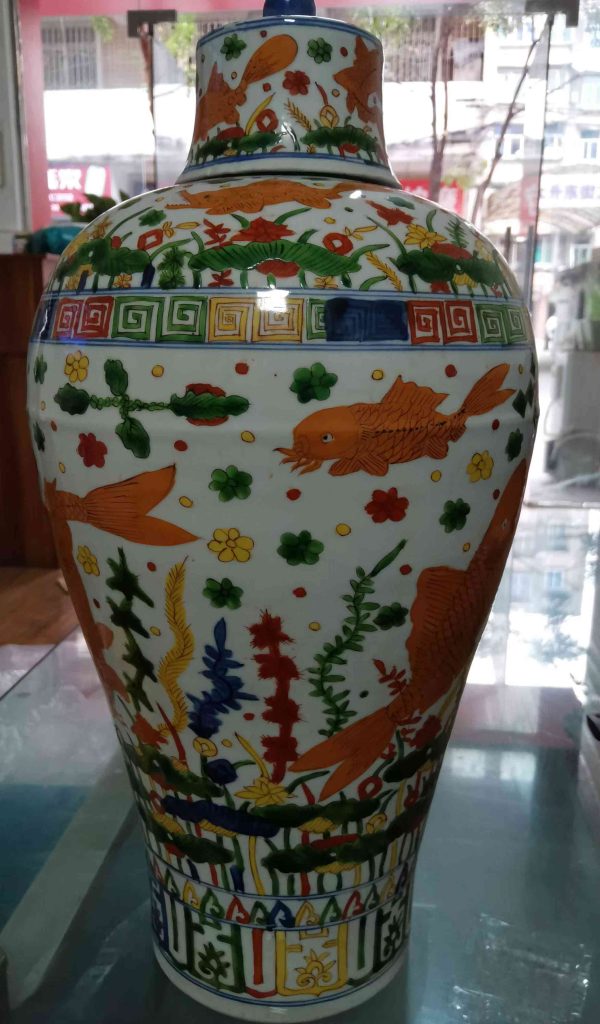 图片[1]-Ming Jiajing colorful fish algae pattern plum bottle-国际艺术品交易网