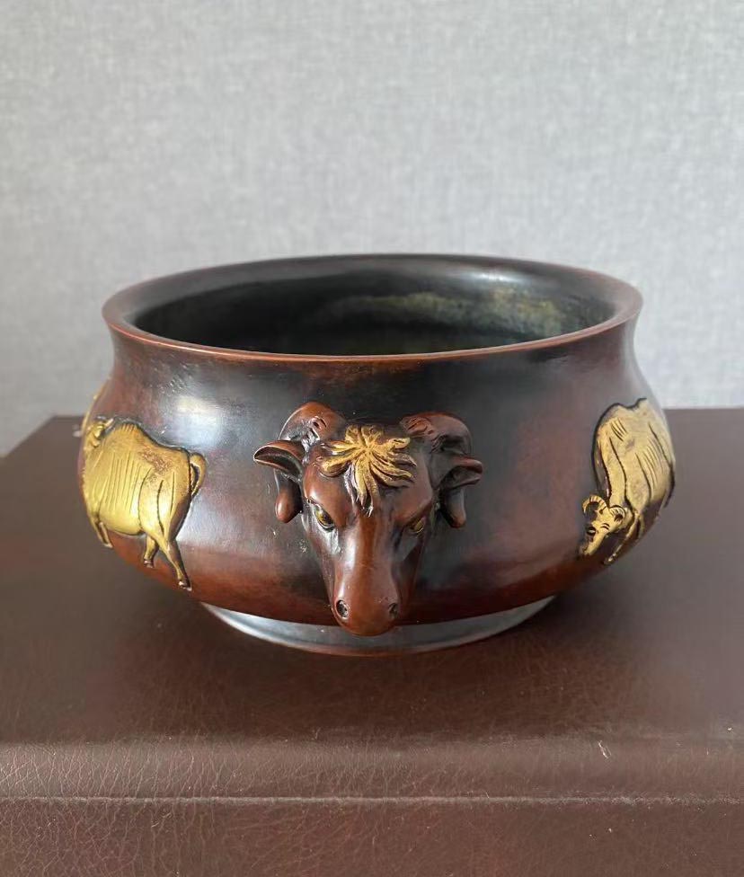 Ming Xuande Five Niu Tufeng Copper Incense Burner-国际艺术品交易网