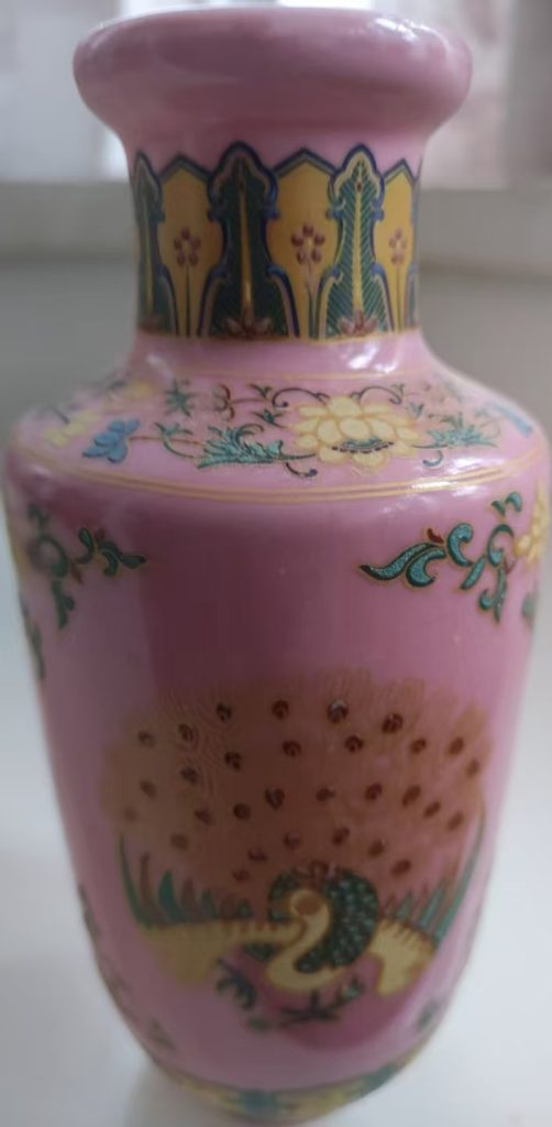 图片[1]-Pink porcelain peacock bottle-国际艺术品交易网