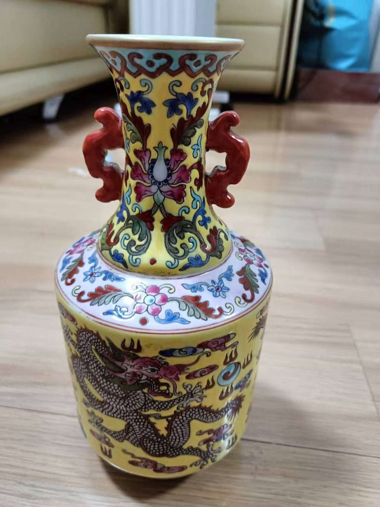 图片[1]-Porcelain bottles made in the Qianlong year of the Qing Dynasty-国际艺术品交易网