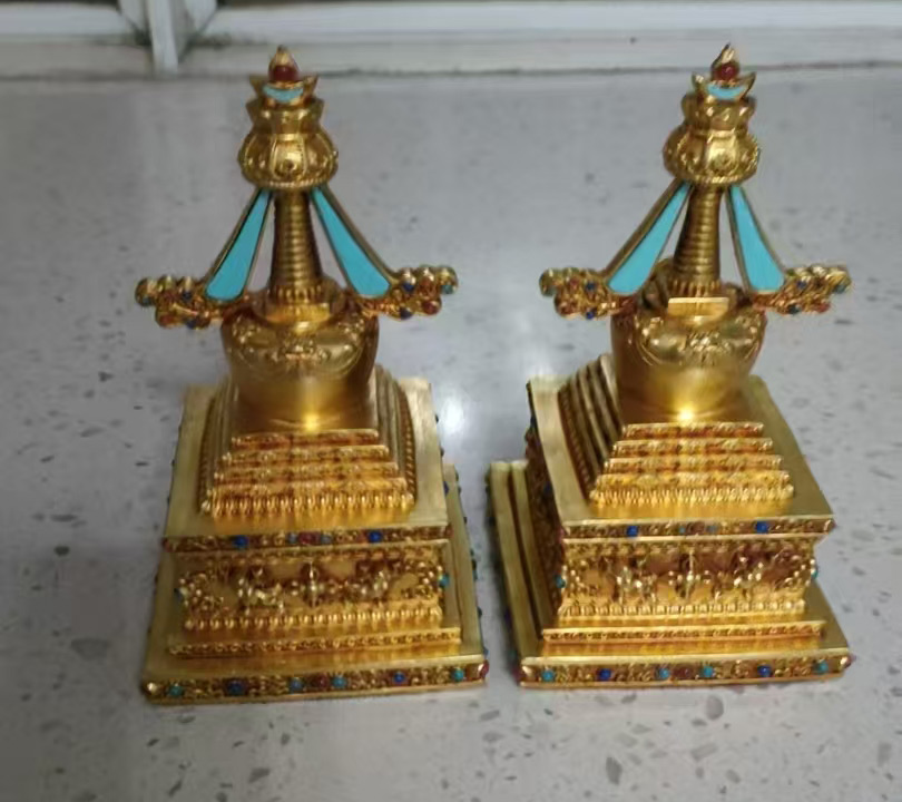 Qianlong treasured a pair of towers-国际艺术品交易网