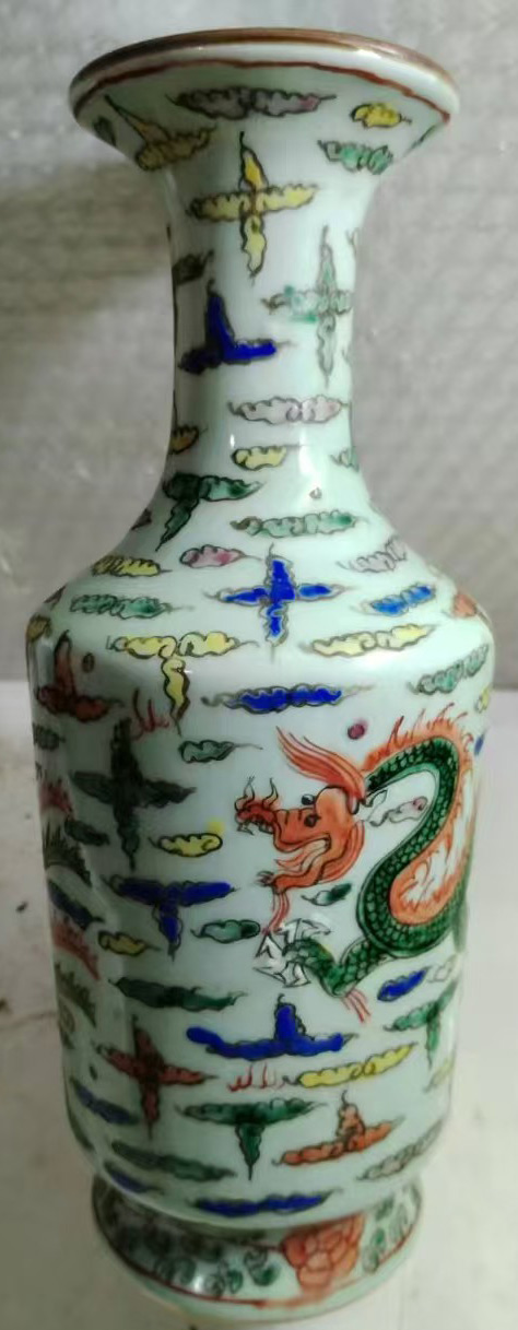 Qing Jiaqing Doucai Dragon and Phoenix Chengxiang Bottle-国际艺术品交易网