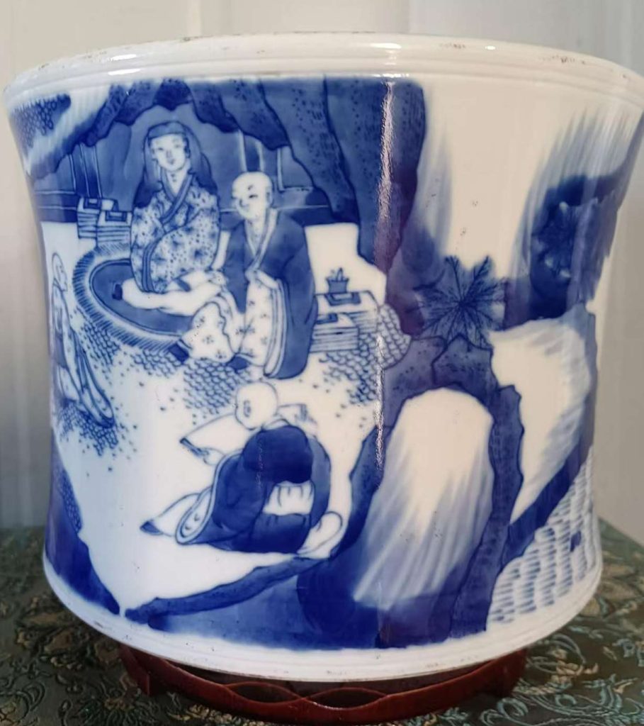 图片[1]-Qing Kangxi porcelain blue and white character story pen holder-国际艺术品交易网