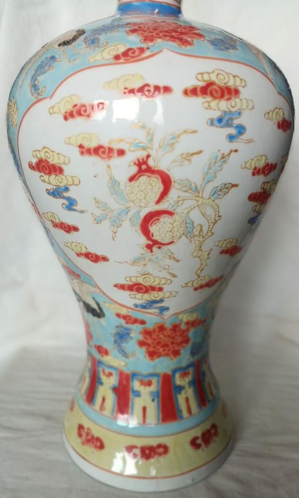 图片[1]-Qing Qianlong luminous porcelain pastel melon fruit pattern fishtail bottle handmade-国际艺术品交易网