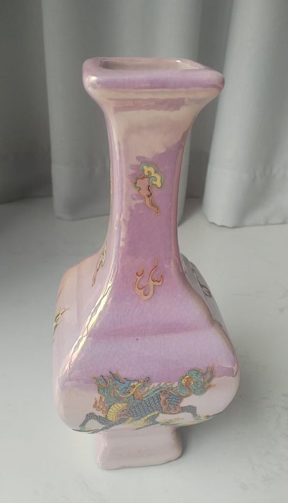 图片[1]-Qing Qianlong porcelain lotus leaf pattern porcelain bottle-国际艺术品交易网