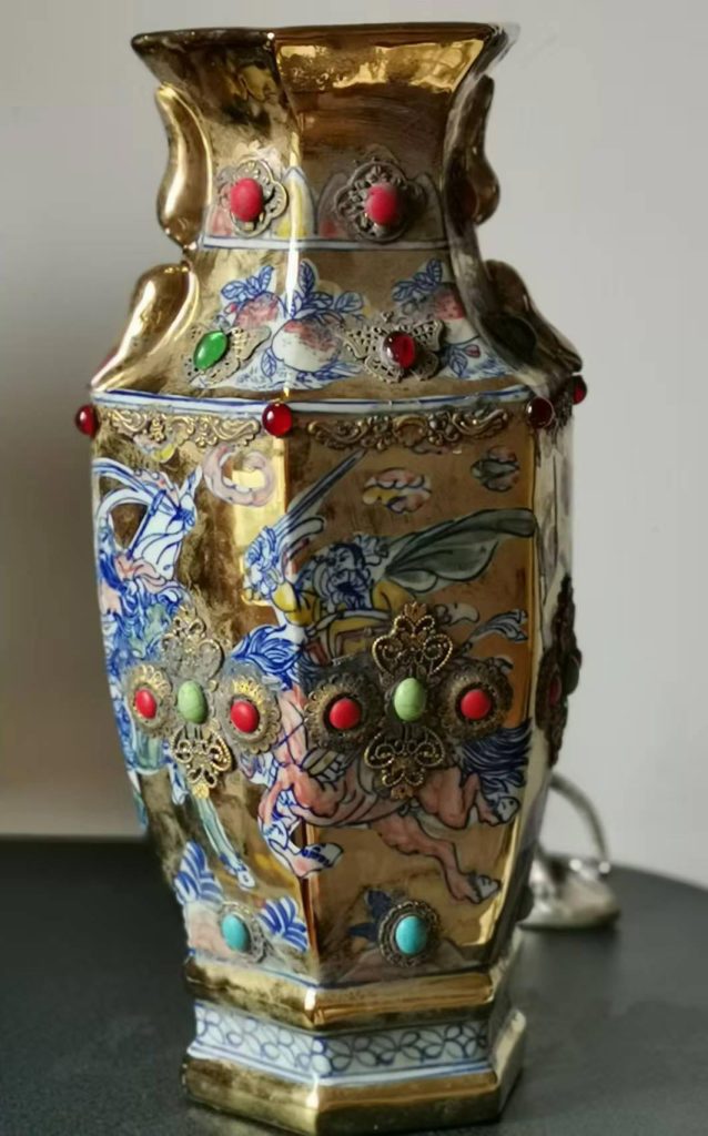 图片[1]-Qing Qianlong traced gold enamel porcelain bottle-国际艺术品交易网