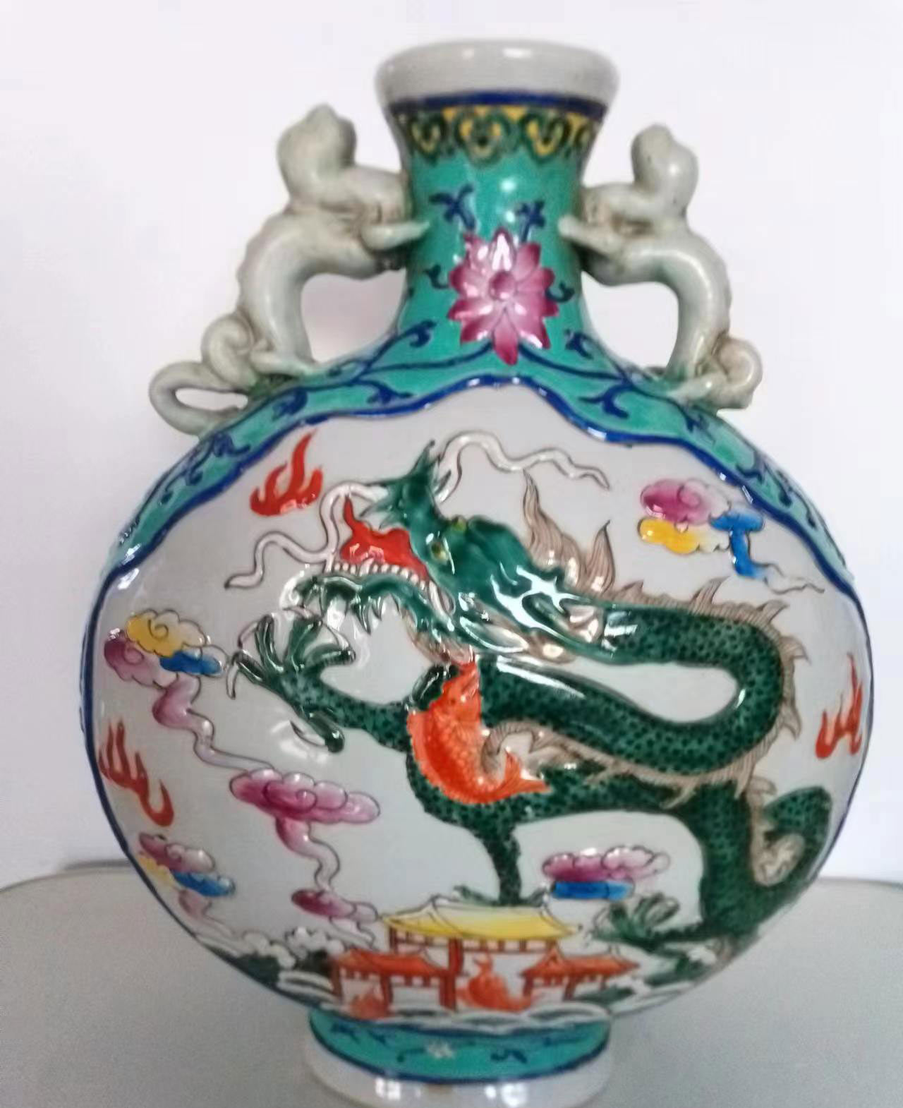 Qingdao Lightyear Pastel Open Light Dragon and Phoenix Pattern Double Beast Ears Holding Moon Bottle-国际艺术品交易网